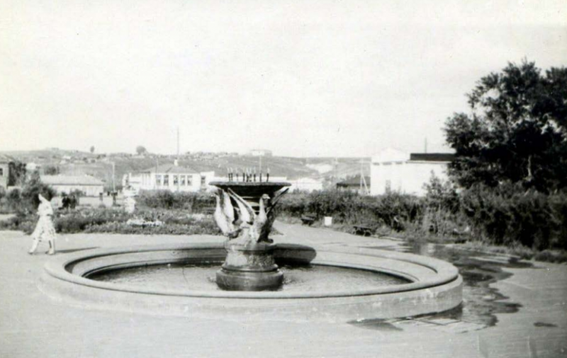Восточная часть Соборной площади в 1950-е гг