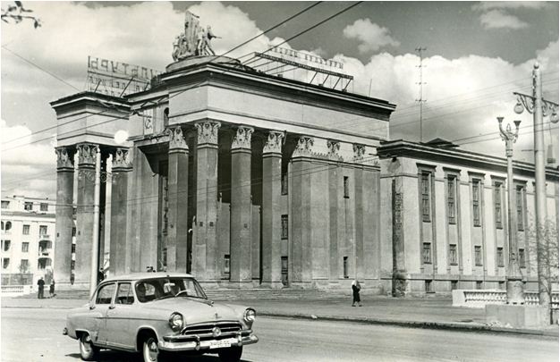 южный фасад , дворец культуры УАЗа