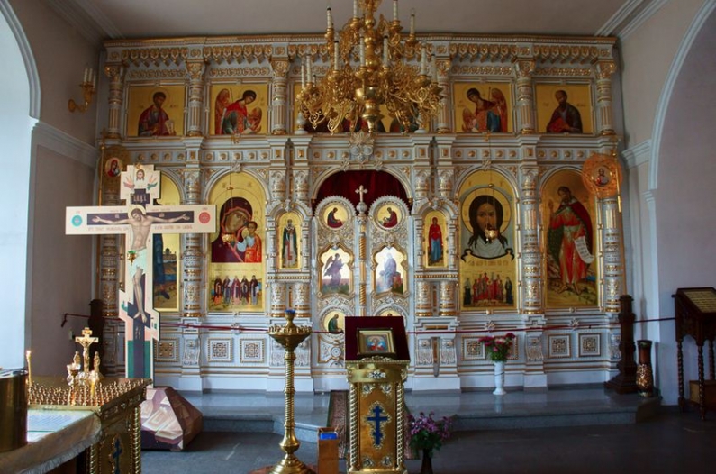 Левый придел Свято-Троицкого собора Каменск-Уральский