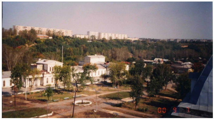 Соборная площадь в 2000 году